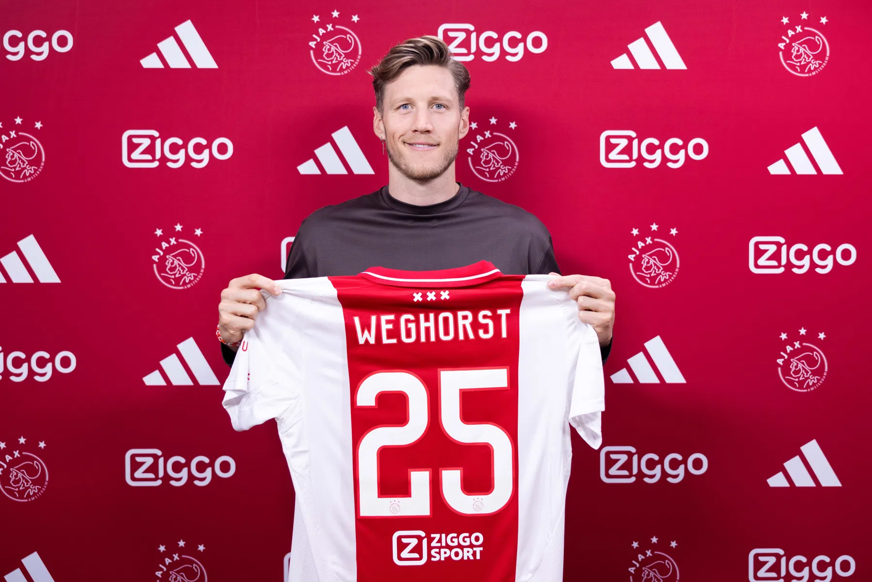 Ajax maakt kennis met de nieuwe status