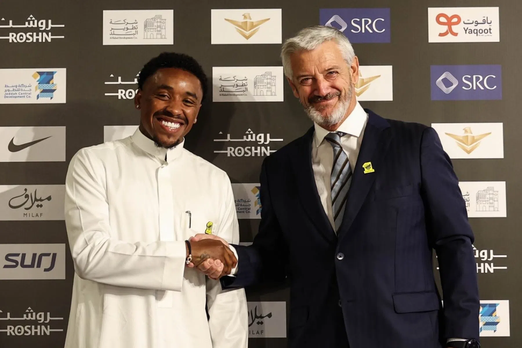 Bergwijn met speciaal rugnummer gepresenteerd in Jeddah