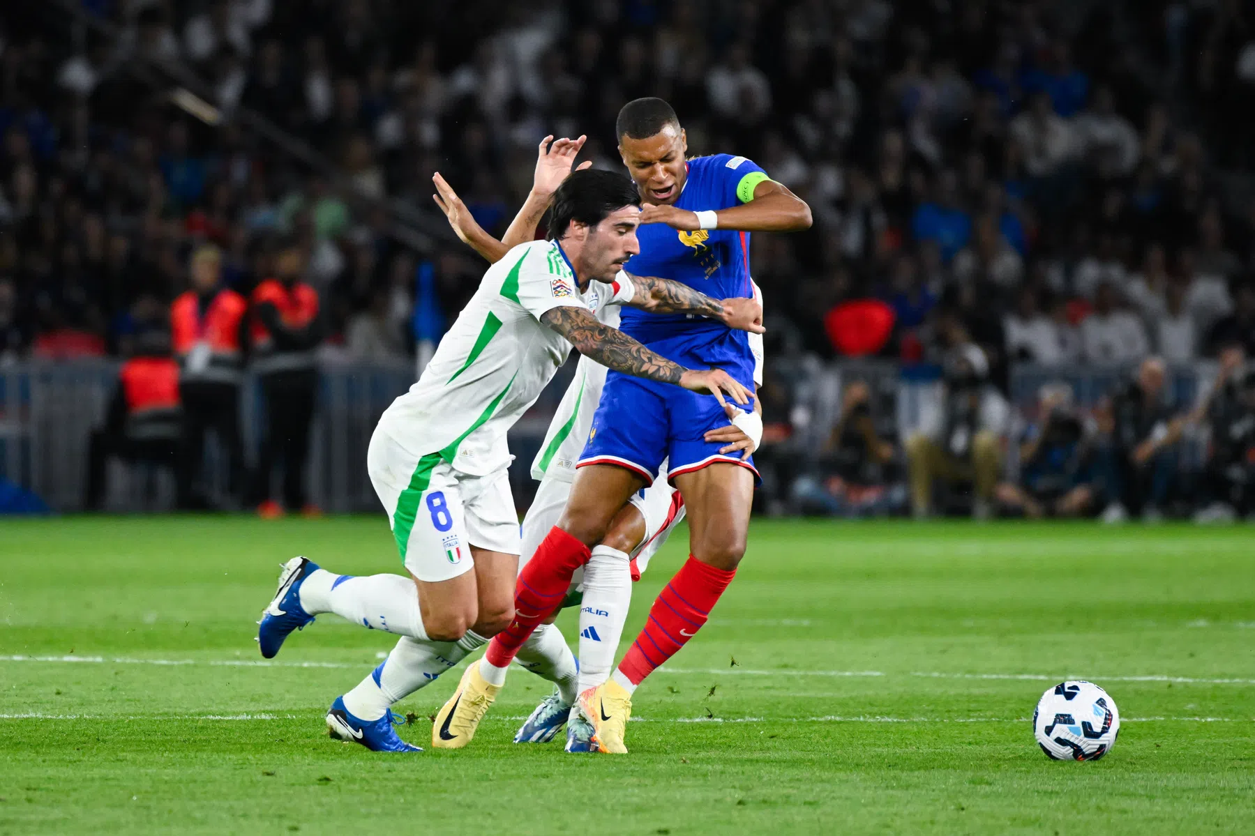 Baas boven baas: Italië scoort verrukkelijk na recordgoal Fransen