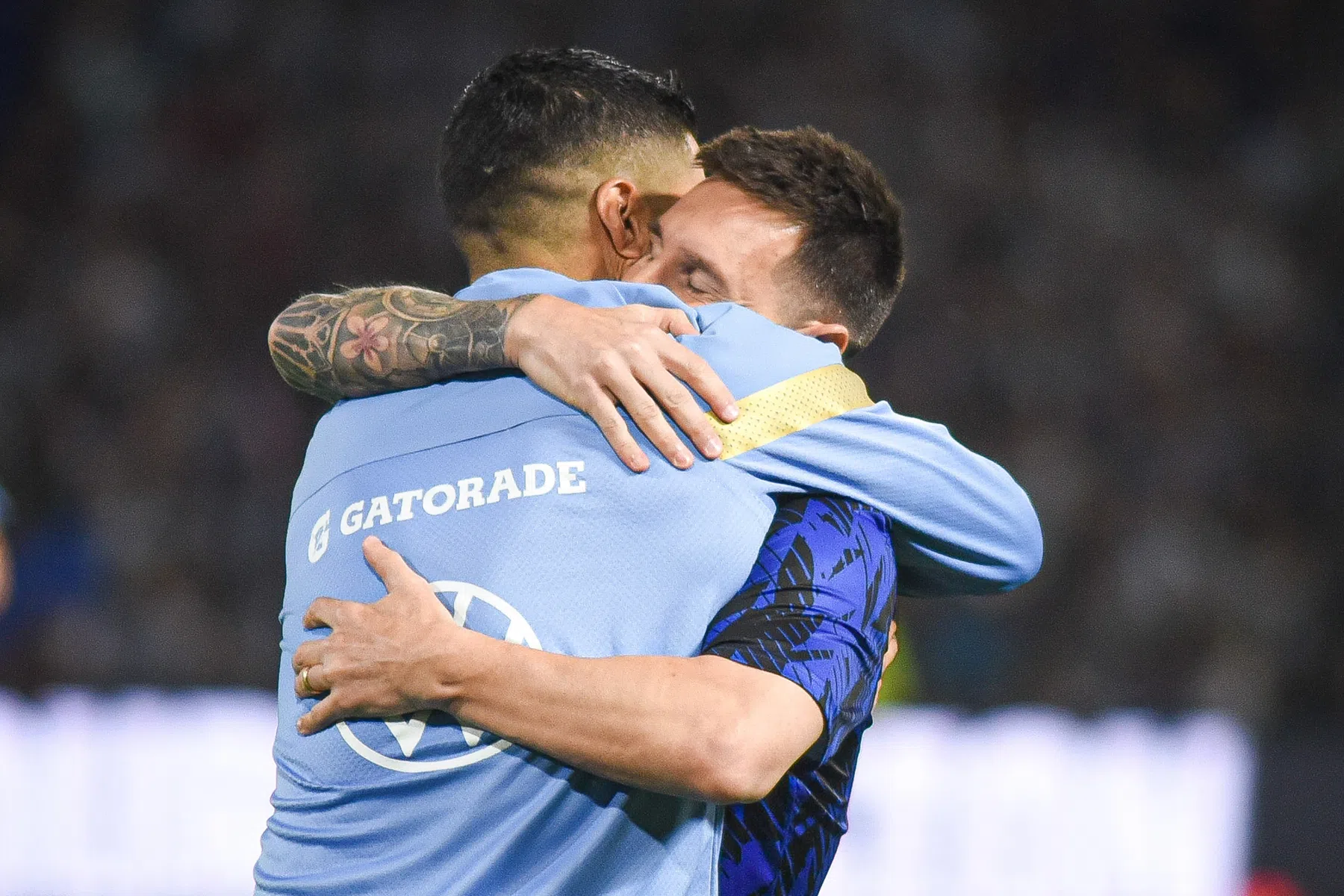 Emotioneel afscheid Suárez, broodnodige zege Brazilië