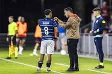 Thumbnail for article: Telstar-trainer wil stukje amateurvoetbal naar het betaald voetbal brengen