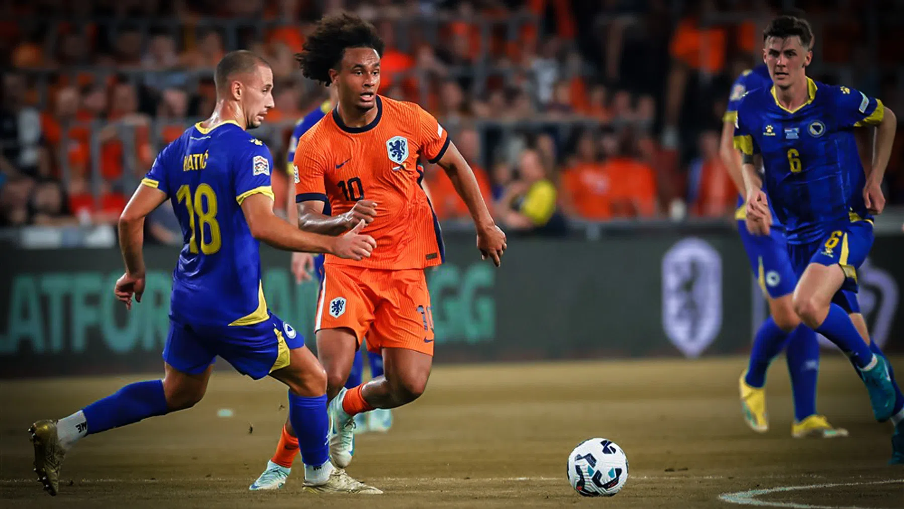 'Hoe Zirkzee speelde tegen Bosnië was niet de bedoeling van Koeman'