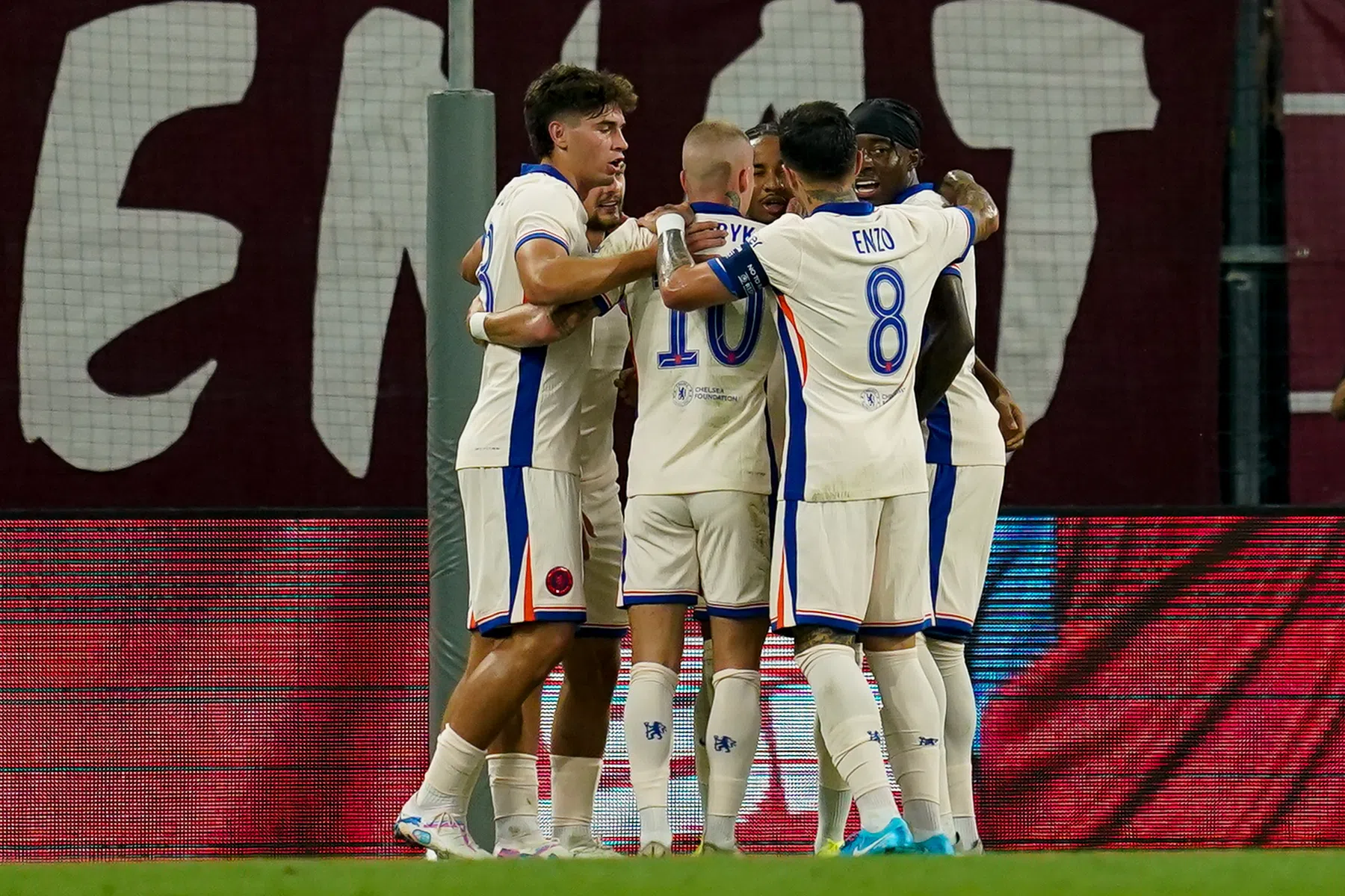 Chelsea wint wedstrijd met recordaantal van veertien (!) gele kaarten