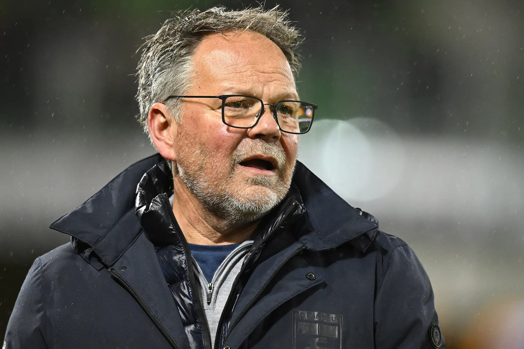 Henk de Jong geagiteerd na nieuwe zeperd: 'Je wil me wat aanpraten'