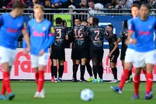 Thumbnail for article: Bayern loopt even op recordkoers en is met zes goals nog genadig voor Holstein