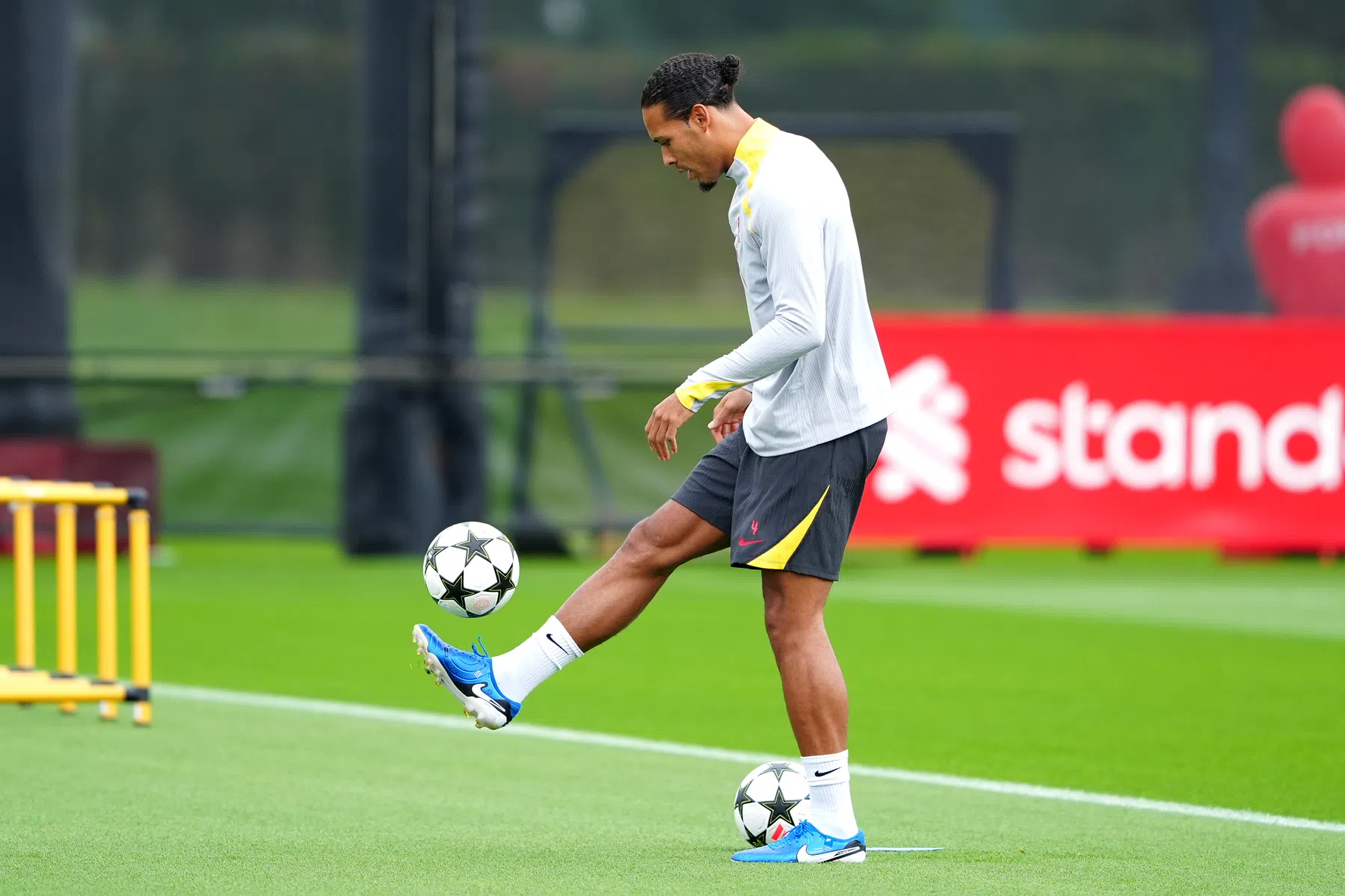Van Dijk heeft grote ambities in CL: 'Kan niet wachten tot ik de hymne hoor'