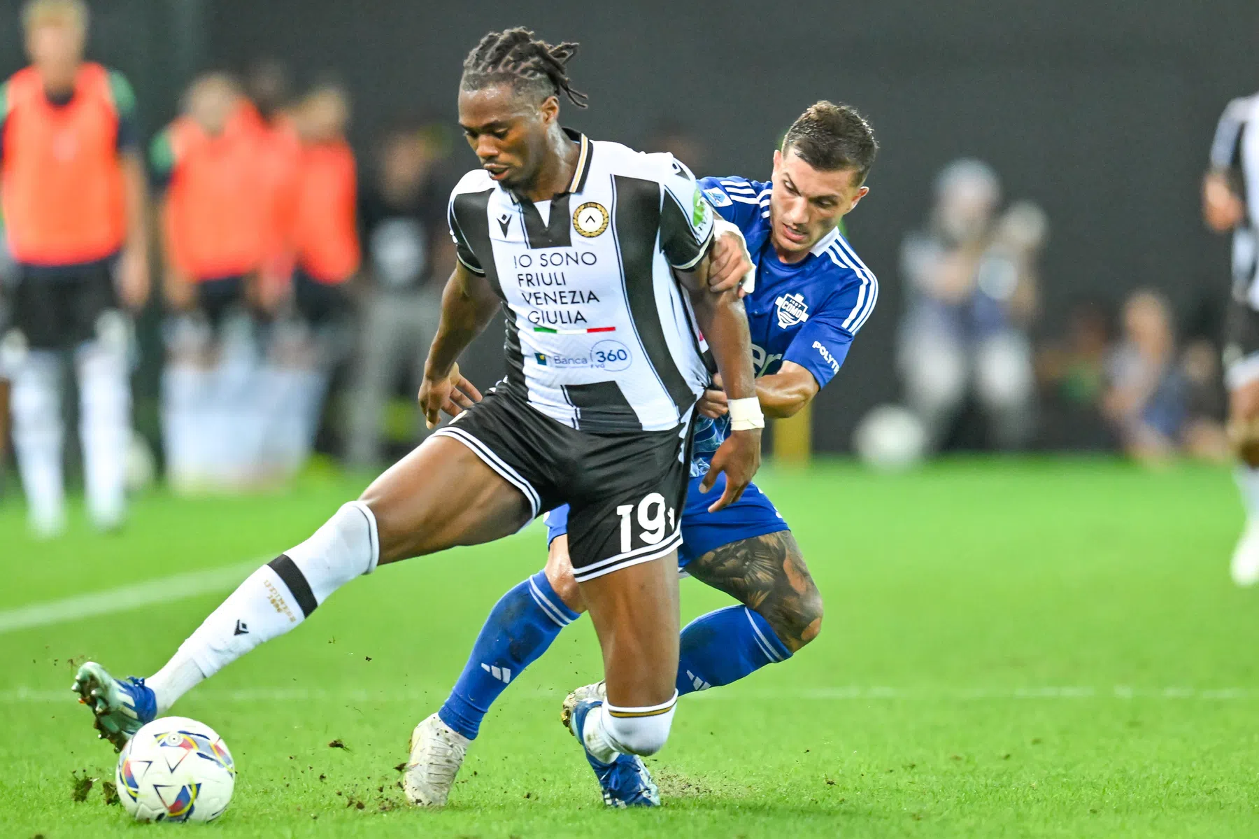 Ehizibue en Ekkelenkamp verrassend aan kop in Serie A na comeback