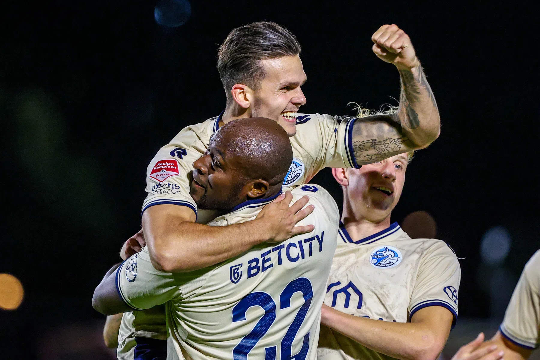 Helmond Sport aan kop na goal in extremis, Excelsior en FC Den Bosch volgen