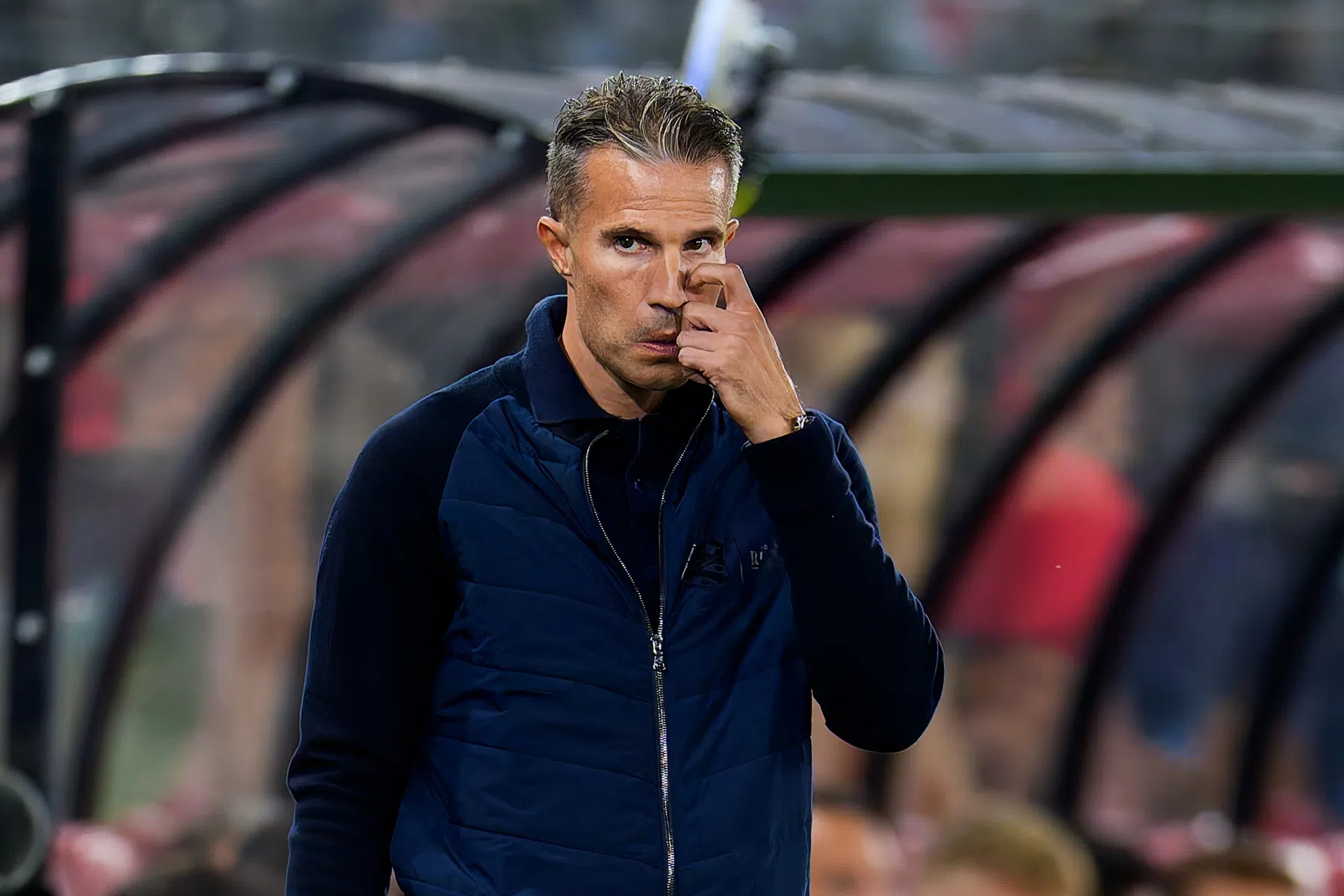 Opvallend: Van Persie wisselt niet na 9-1 nederlaag