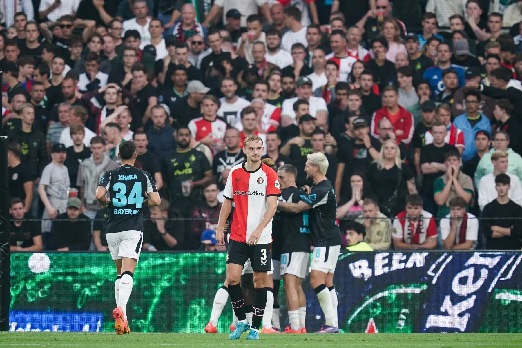 Kansloos Feyenoord krijgt Duitse dreun in Champions League