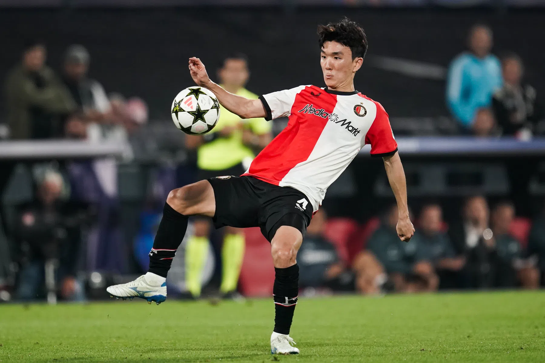 Hwang zonder groepstraining in Feyenoord-basis: 'A crazy week'