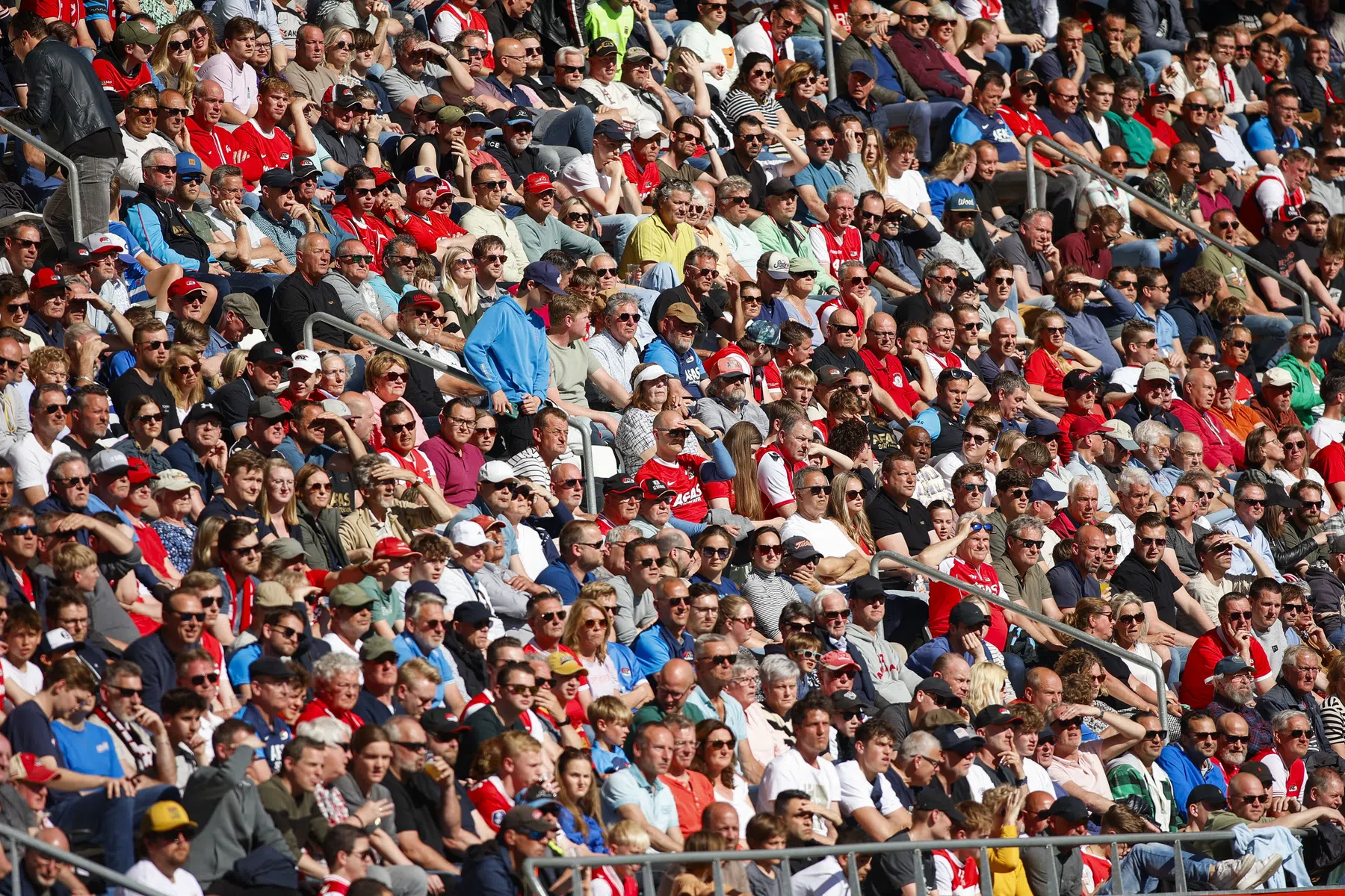 AZ-spits Parrott zorgt na vierklapper voor angst in Zwolle