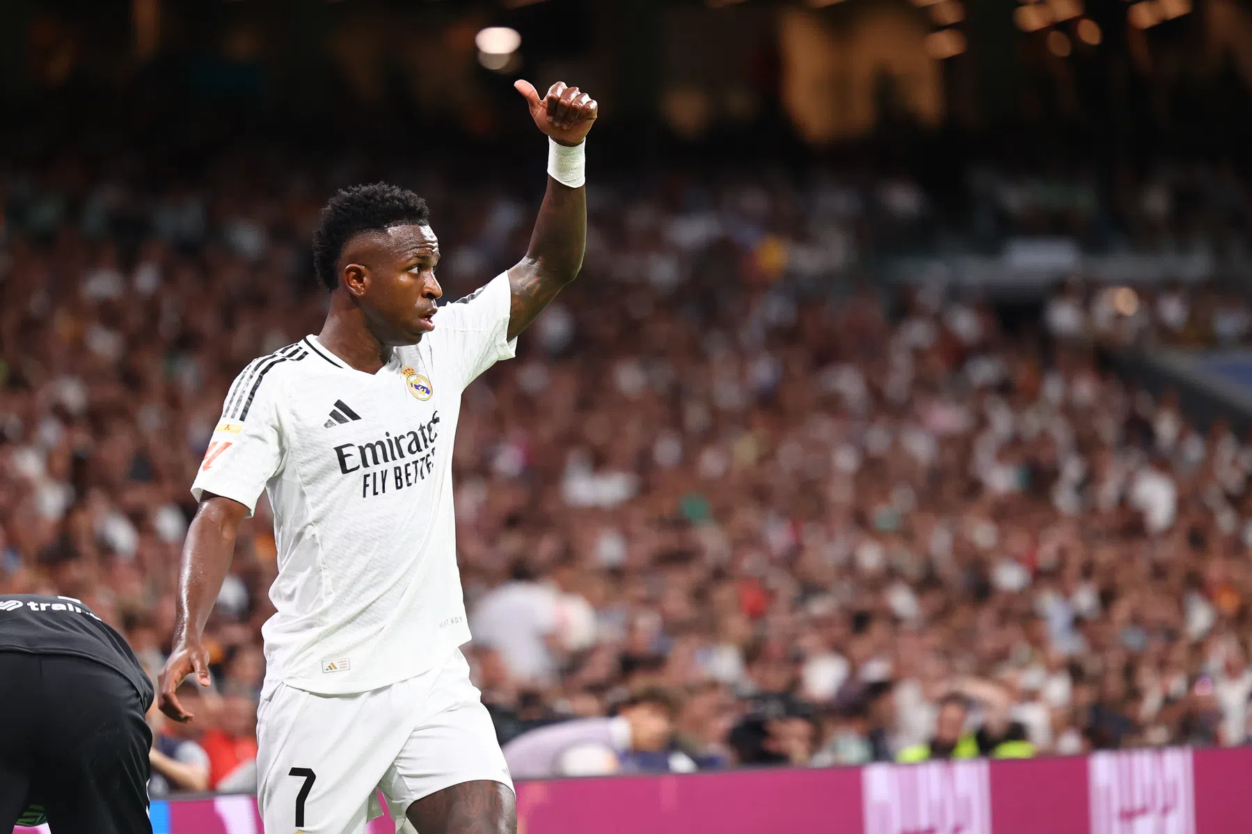 Real Madrid recht de rug na ongelukkig eigen doelpunt van Courtois