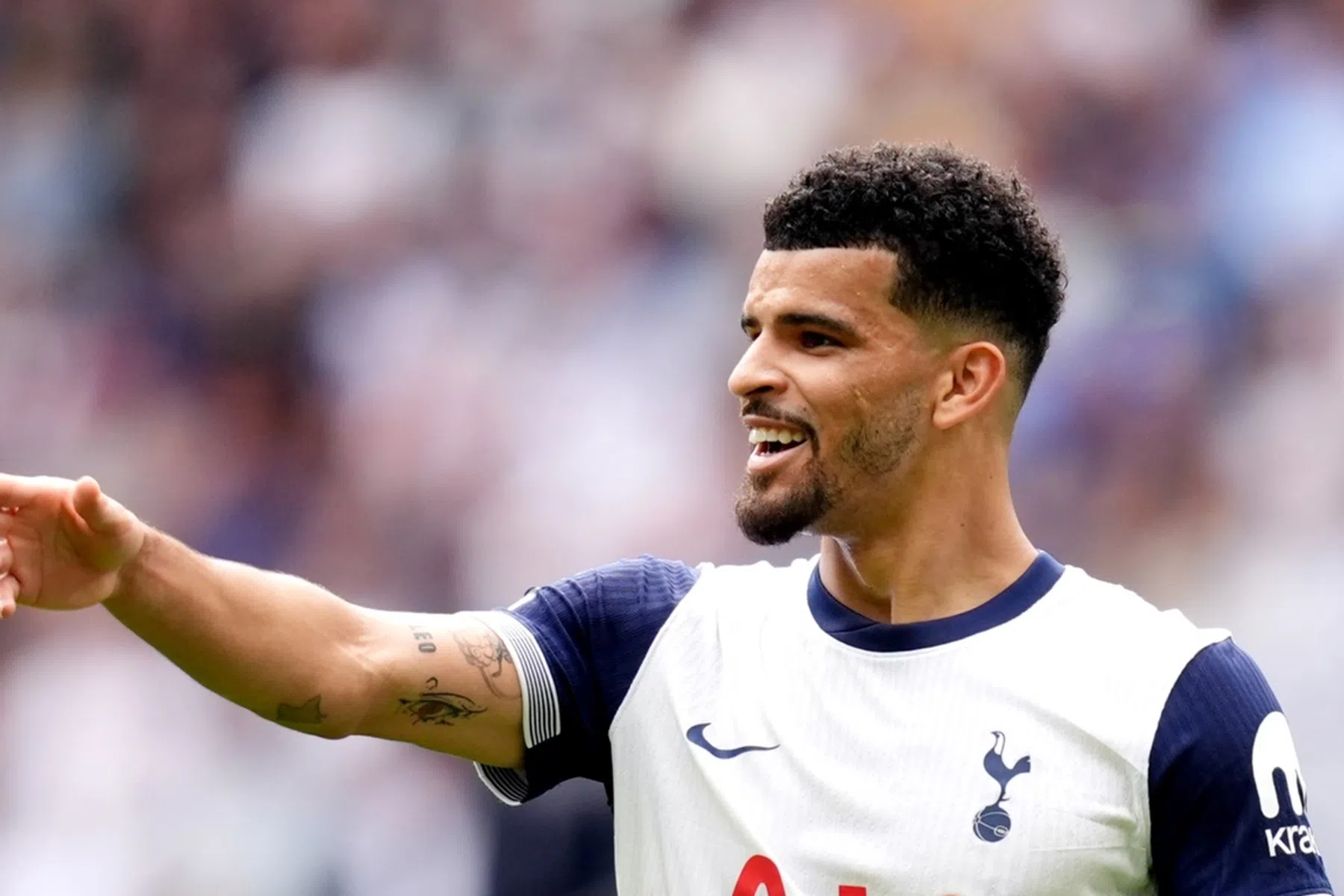 Postecoglou sust Solanke-kritiek: 'Doe wat yoga'