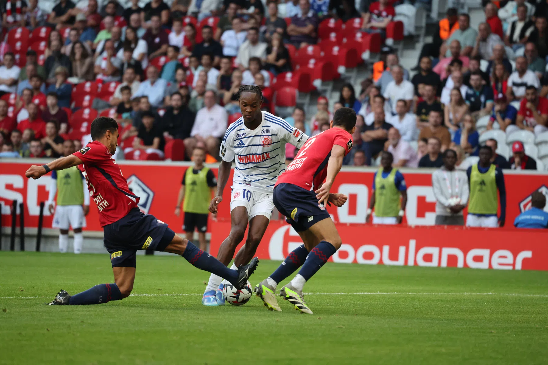 Emegha blijft maar scoren voor Strasbourg: 'Ik ben heel blij met hem'