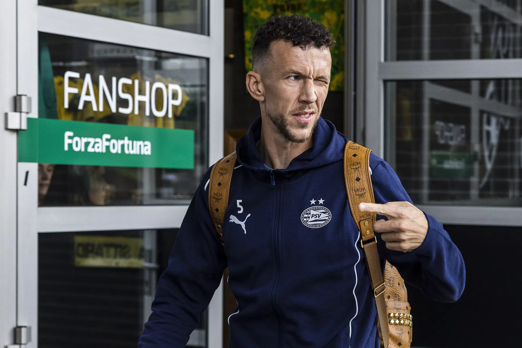 Bosz verklaart afwezigheid tweetal en looft nieuwkomer Perisic