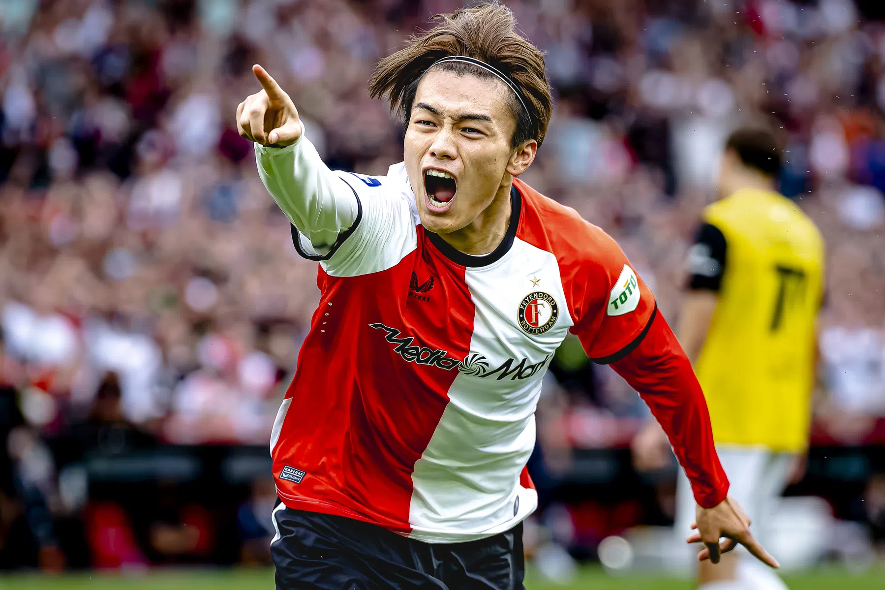 Ueda en Timber wijzen Feyenoord de weg naar broodnodige zege