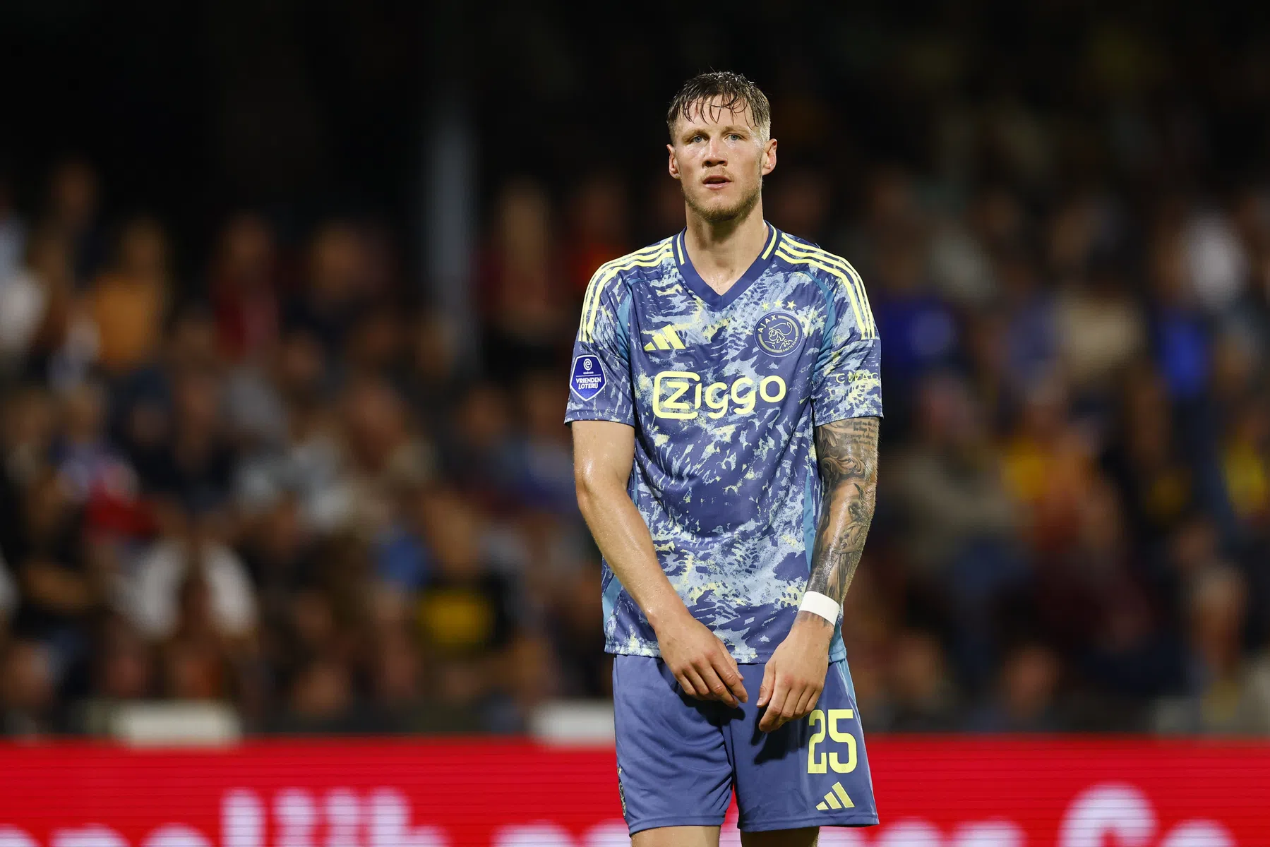 Van Hooijdonk ziet mismatch tussen Weghorst en Ajax: 'Nooit moeten halen'