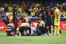Thumbnail for article: Ter Stegen verlaat stadion in rolstoel, Barcelona vreest voor lange absentie