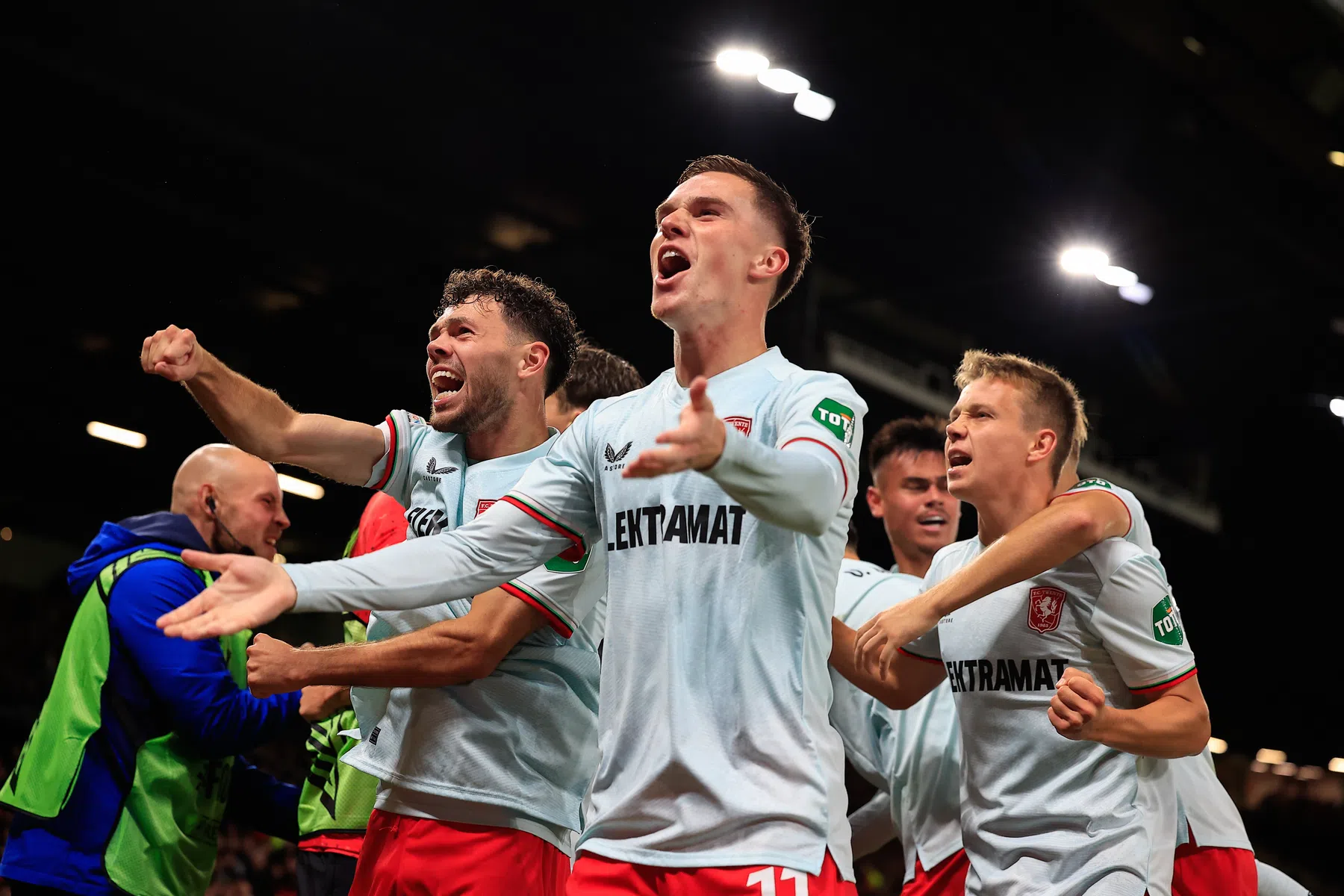 FC Twente verrast Ten Hag en zorgt voor stunt op Old Trafford