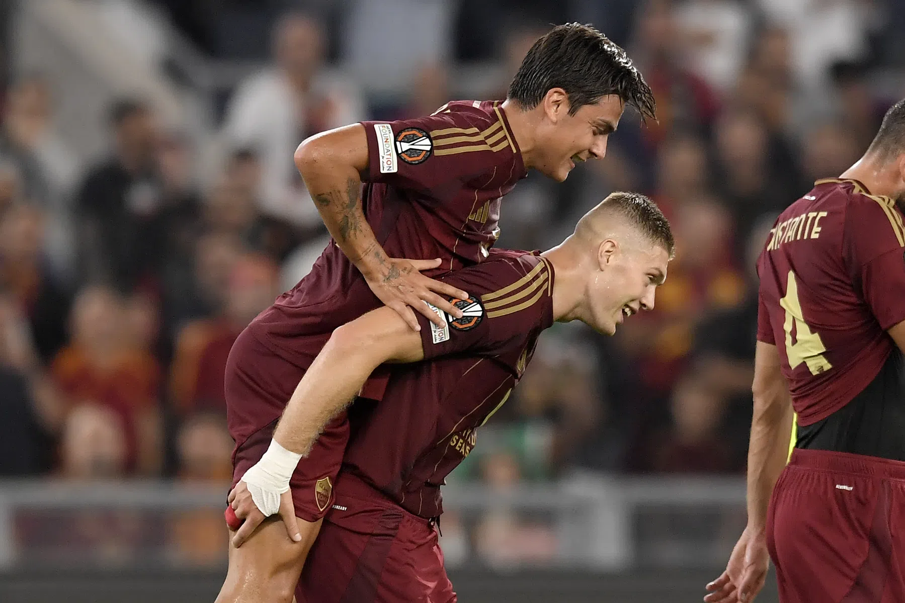 AS Roma geeft zege uit handen, late plottwists in Duitsland en Portugal