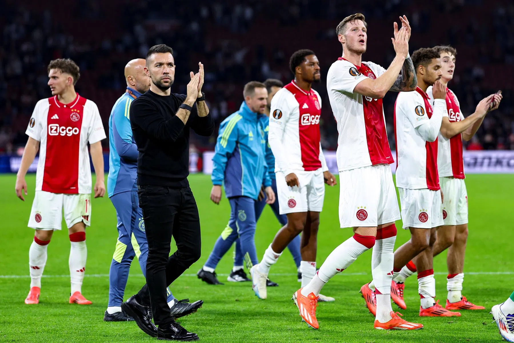 Farioli benoemt grootste uitdaging na 'een van zijn mooiste dagen' bij Ajax