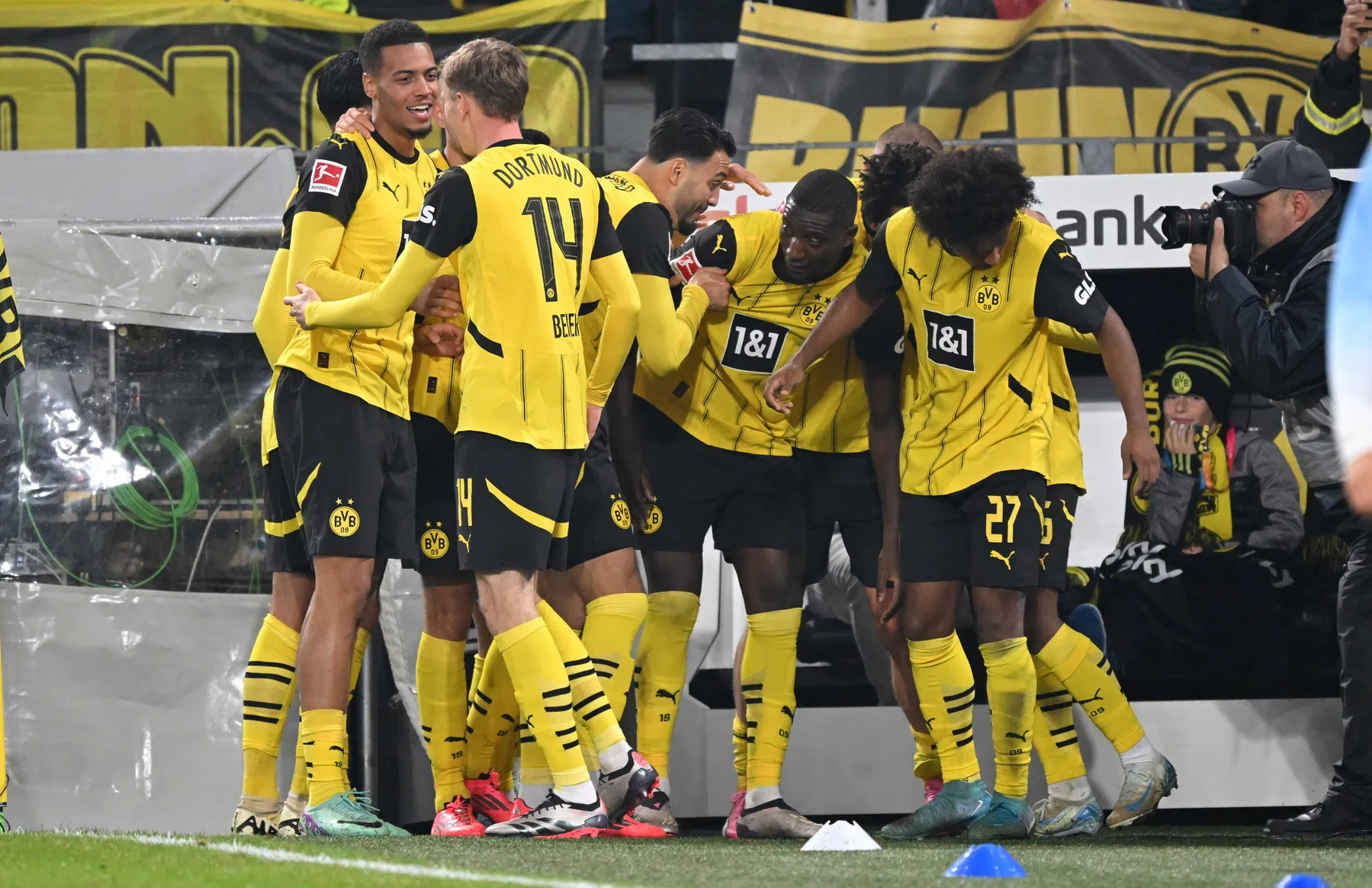 Knappe comeback Dortmund na Bochum-goals De Wit en Bero