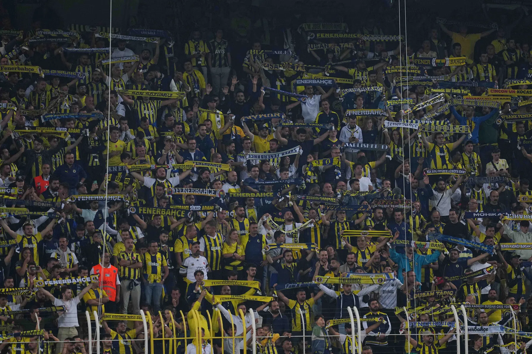 Turkse commentator na duel Fenerbahçe in voet geschoten