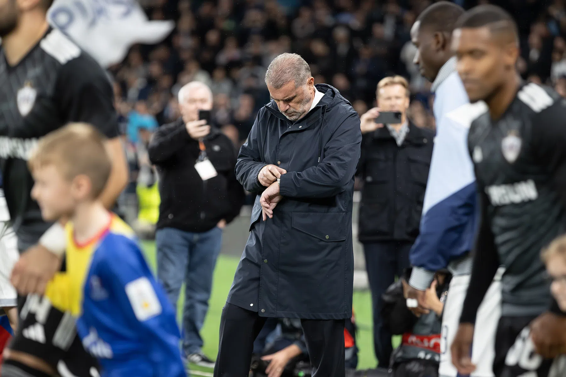 Spurs-opponent komt te laat door verkeerschaos: 'We stonden 2,5 uur vast'