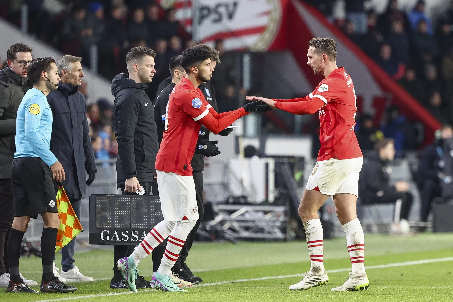 Bosz wijst op het belangrijkste verschil tussen Pepi en De Jong