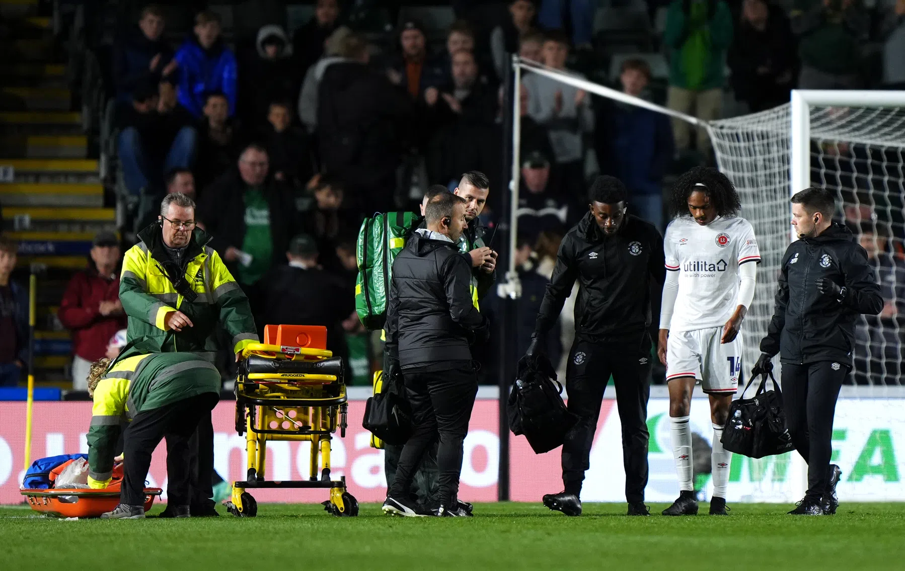 Schrikmoment in Engeland: Chong gewisseld na vervelende botsing