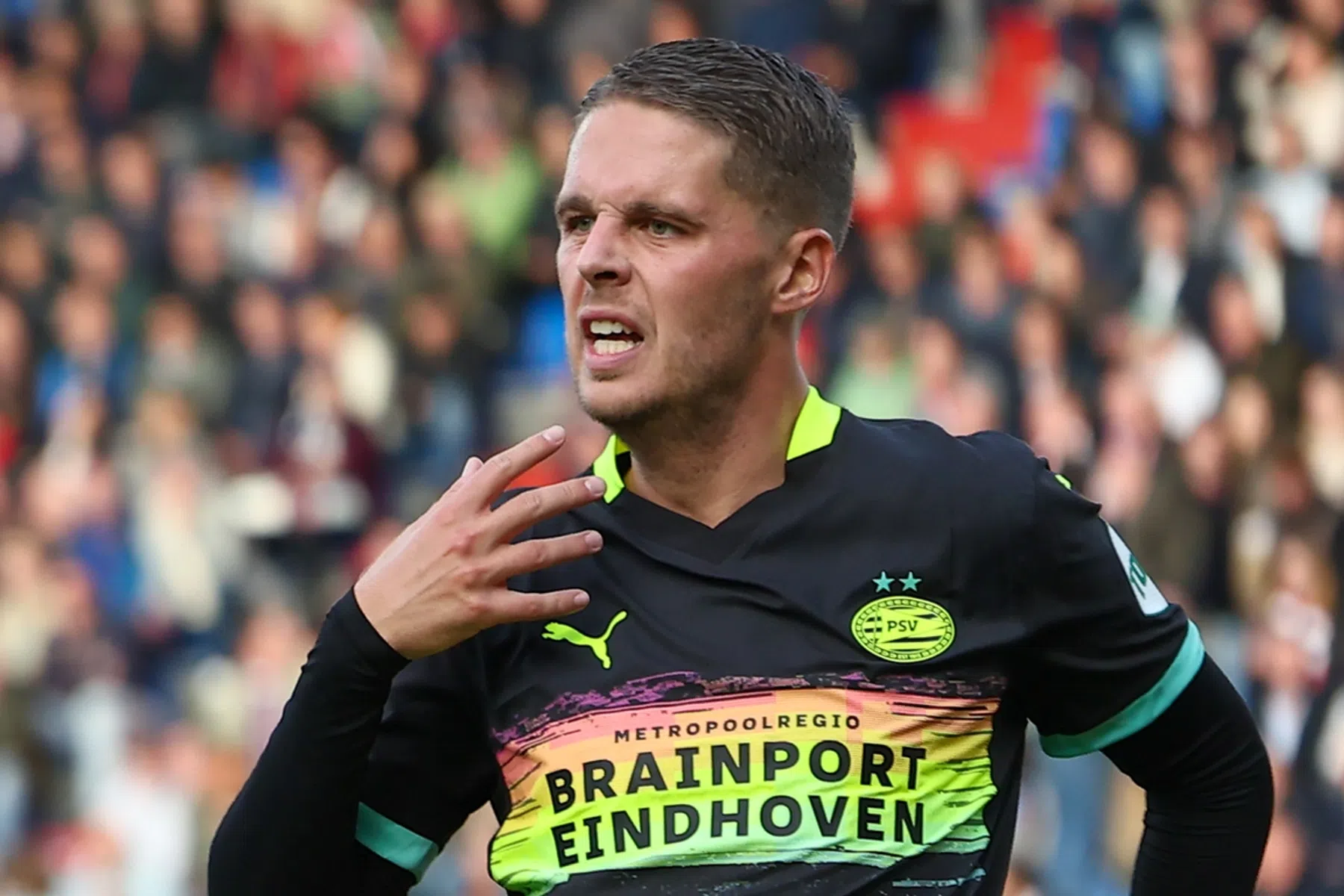 Uitvallen Veerman een flinke domper voor PSV op zorgeloze zaterdag