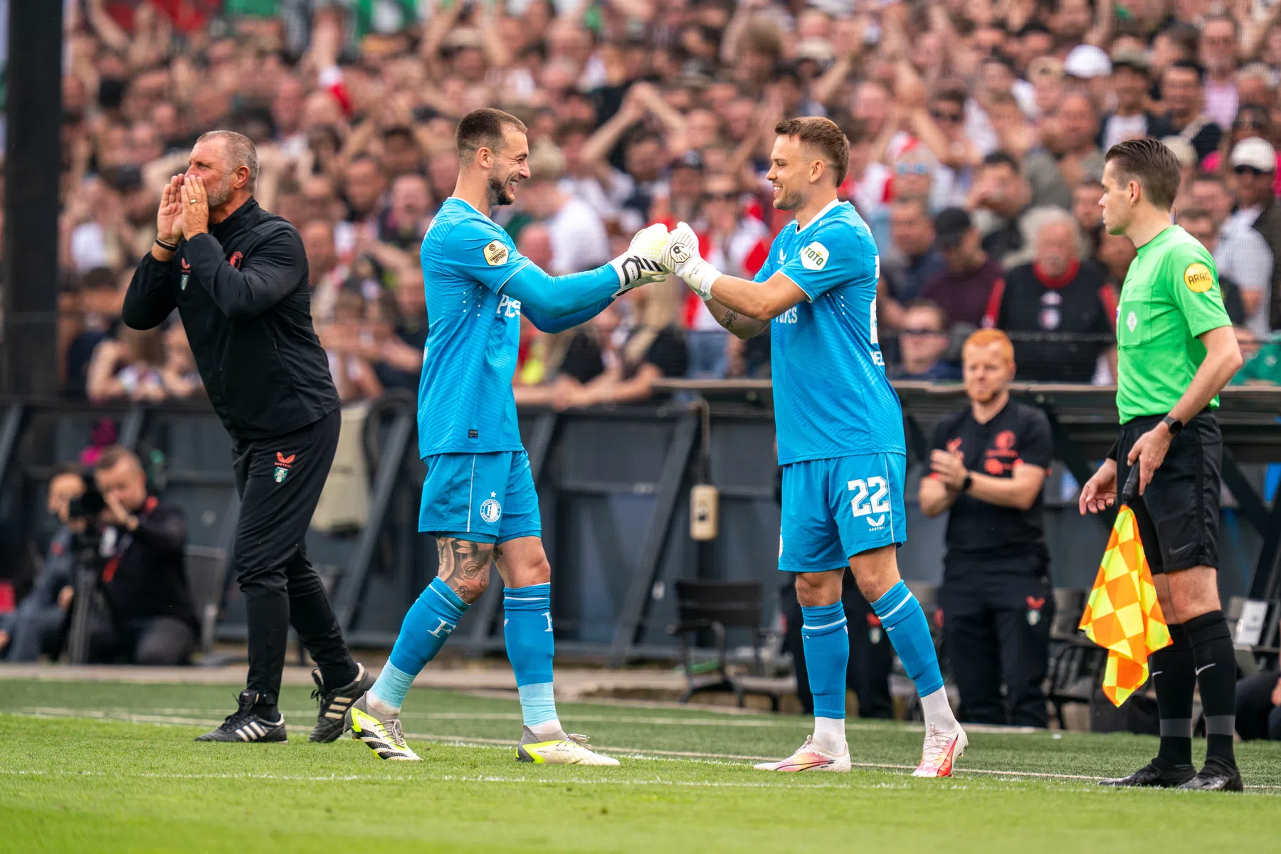 Keepersdiscussie Feyenoord laait weer op: 'Bijlow is een panter'