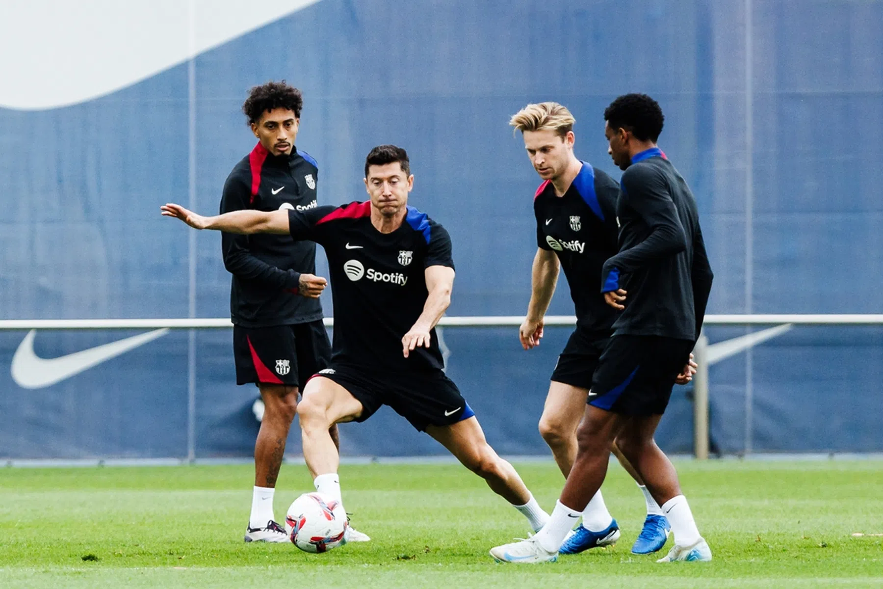 Rentree Frenkie de Jong aanstaande: Flick belooft speeltijd in CL-duel