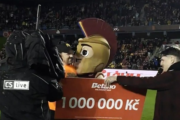 Sparta Praag-supporter wint gigantische jackpot met rustactiviteit