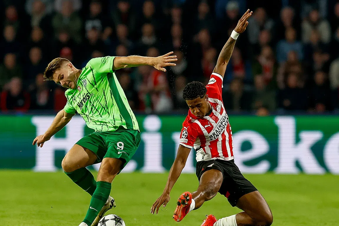 Flamingo over tegengoal PSV: 'Normaal gesproken loopt middenvelder mee'