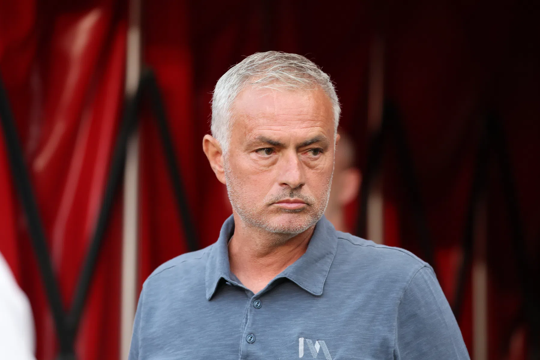 Circus Mourinho in Enschede: 'Behalve mijn uiterlijk is niets veranderd'