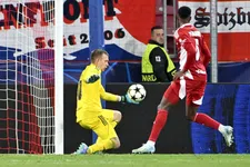 Thumbnail for article: Lof voor 'keizerlijke' Bizot: 'Hoort bij gezelschap van grote Nederlandse keepers'