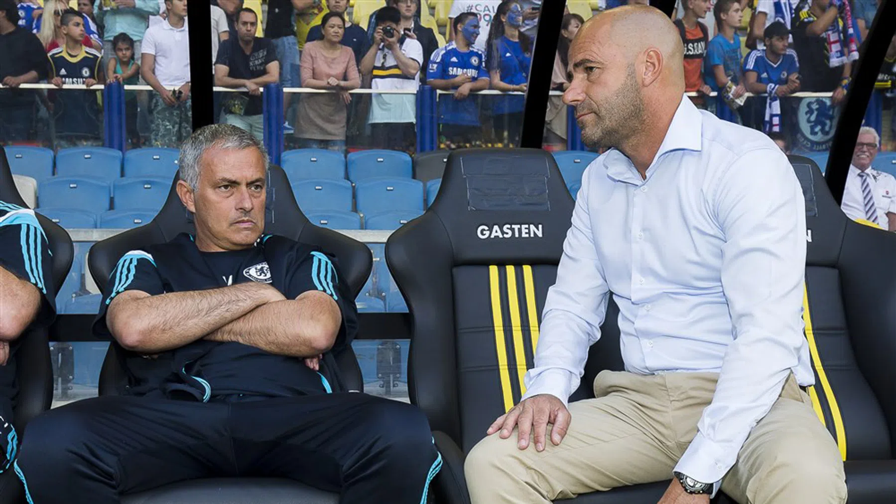 Mourinho voert show op: 'Op deze manier zet hij Peter Bosz terecht'