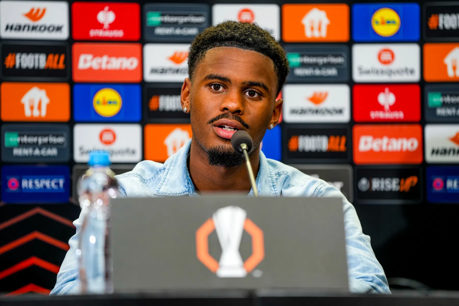 Hato moet lachen om fanatieke Wijndal: 'Dat is echt Owen'