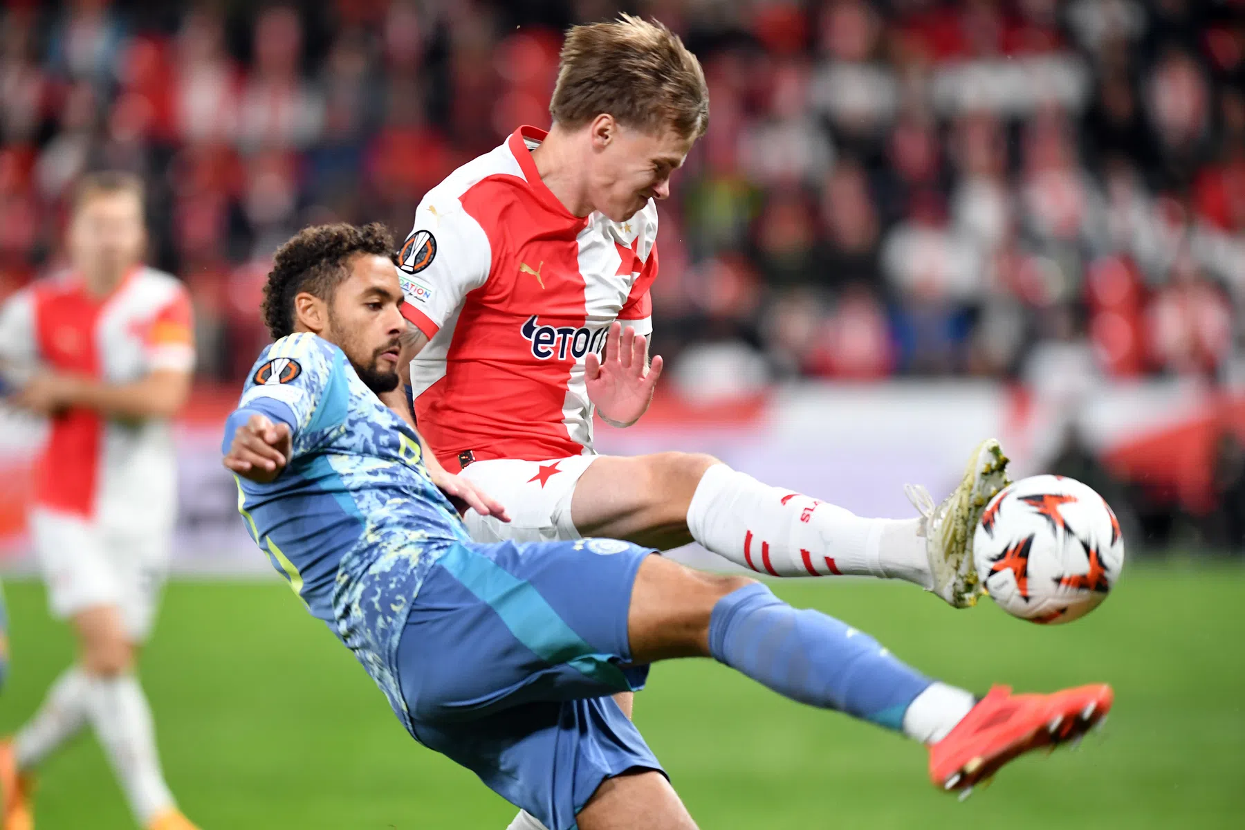 Ajax in cijfers: Pasveer brengt redding in zeer slordig duel