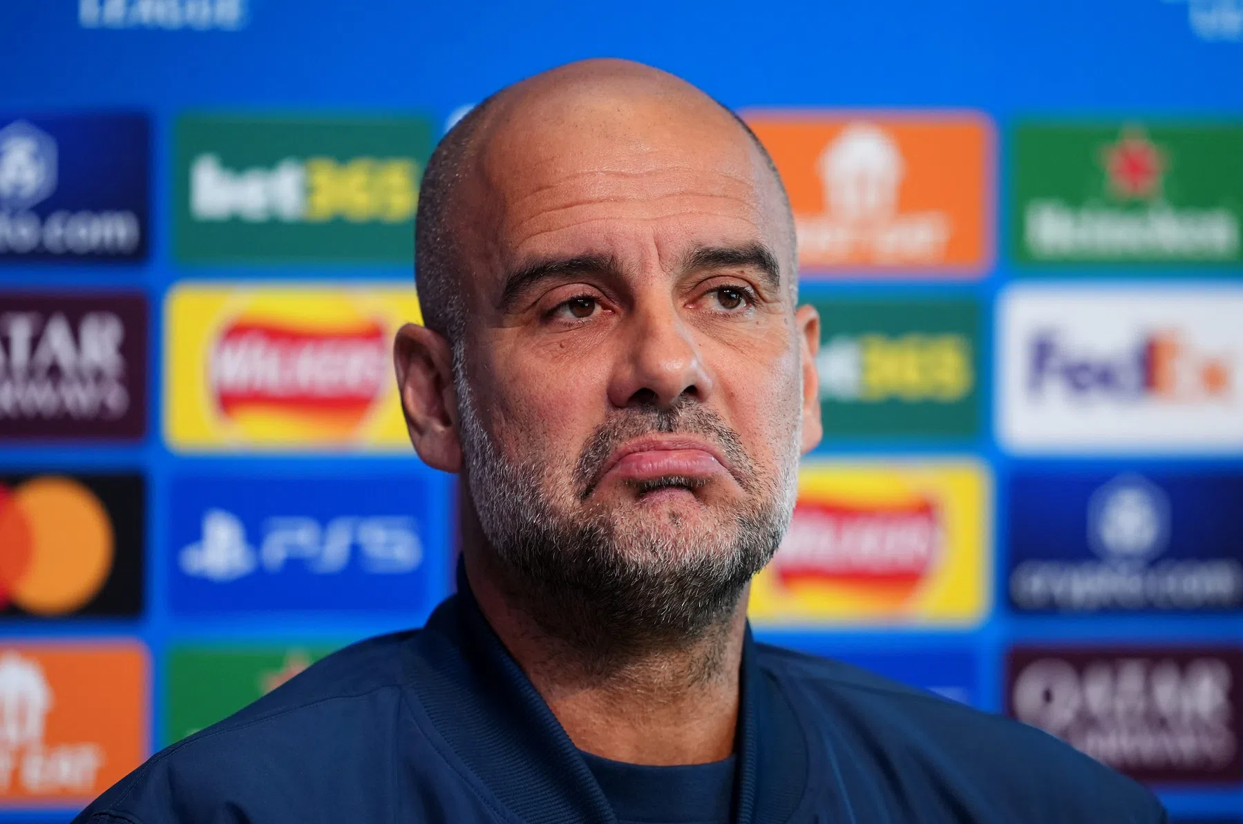 Guardiola begrijpt niets van verzoek FIFA: 'Wie zijn dat dan?'
