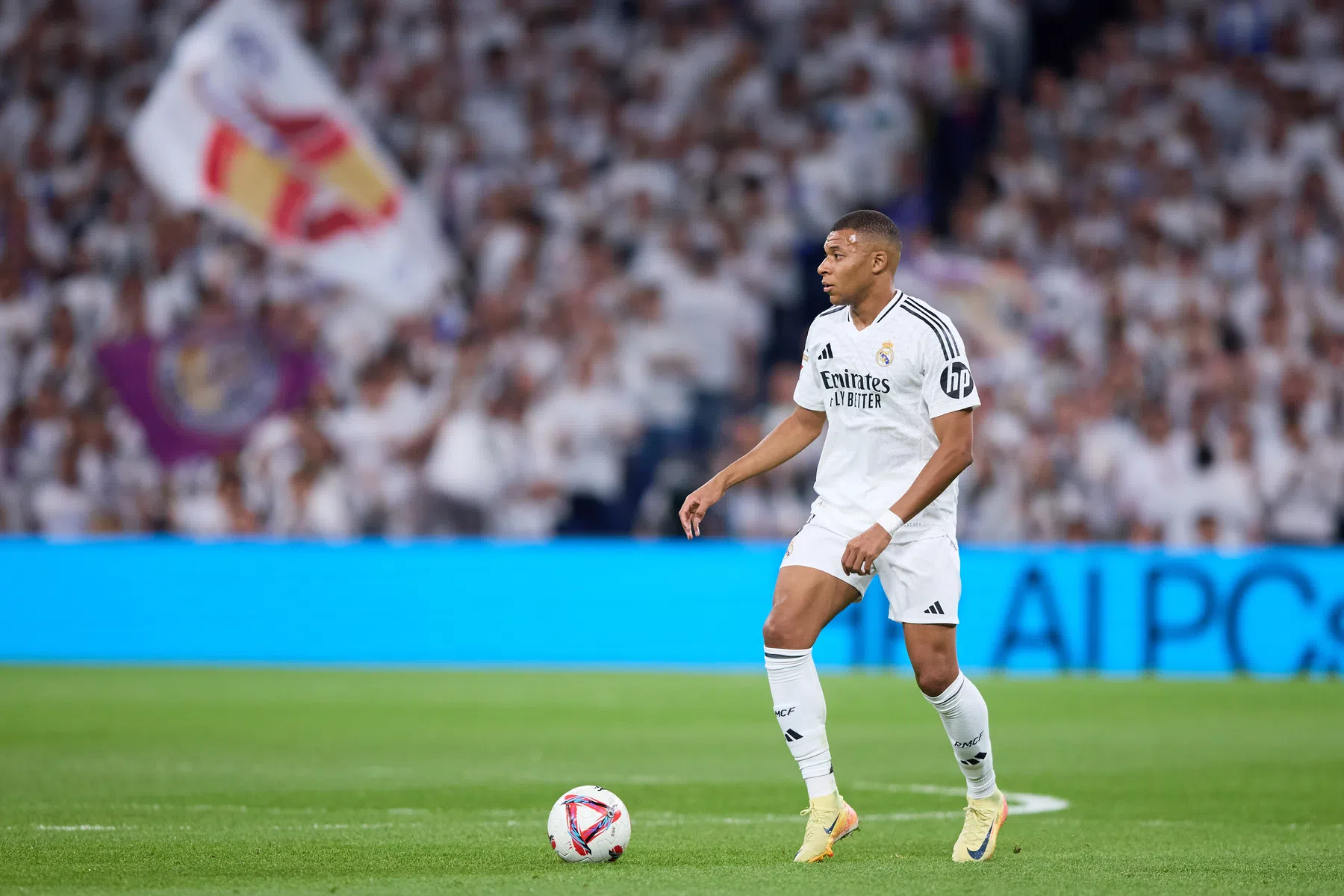 Geen Frankrijk, wel Real Madrid: 'geblesseerde' Mbappé gewoon in de basis