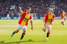 Thumbnail for article: Go Ahead Eagles pakt cadeautjes Heracles Almelo uit en zet opmars voort