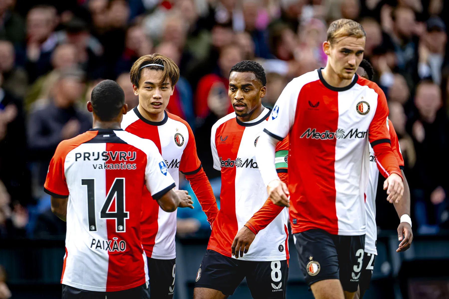Van Hanegem bekritiseert druk zetten Feyenoord: 'Werkelijk overal te laat'