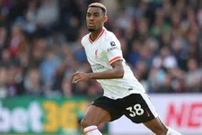 Thumbnail for article: 'Wat Gravenberch onderscheidt, is de elegantie waarmee hij speelt'