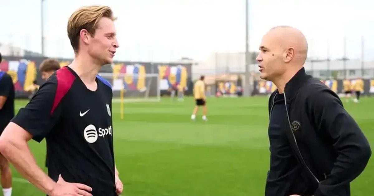 Iniesta meldt zich bij Barça en vertelt over speciale treffer in WK-finale