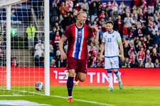 Thumbnail for article: Haaland (24) breekt vooroorlogs record bij debuut als aanvoerder