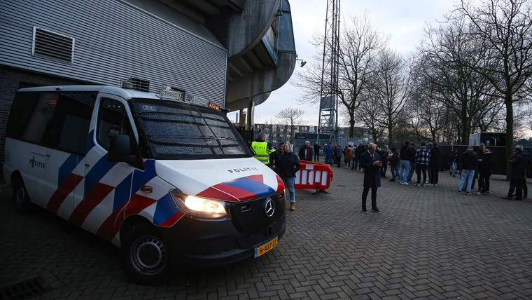 Goed nieuws voor Eredivisie: politie bereikt akkoord over vroegpensioen