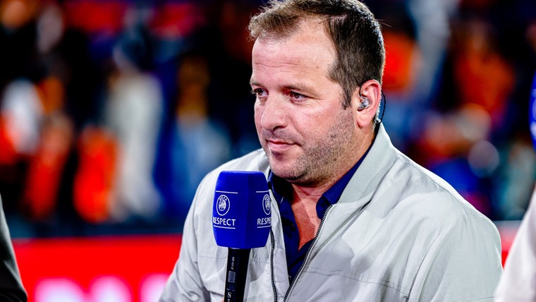 Ongeloof bij Van der Vaart: 'Zo heb je niks aan Dumfries'